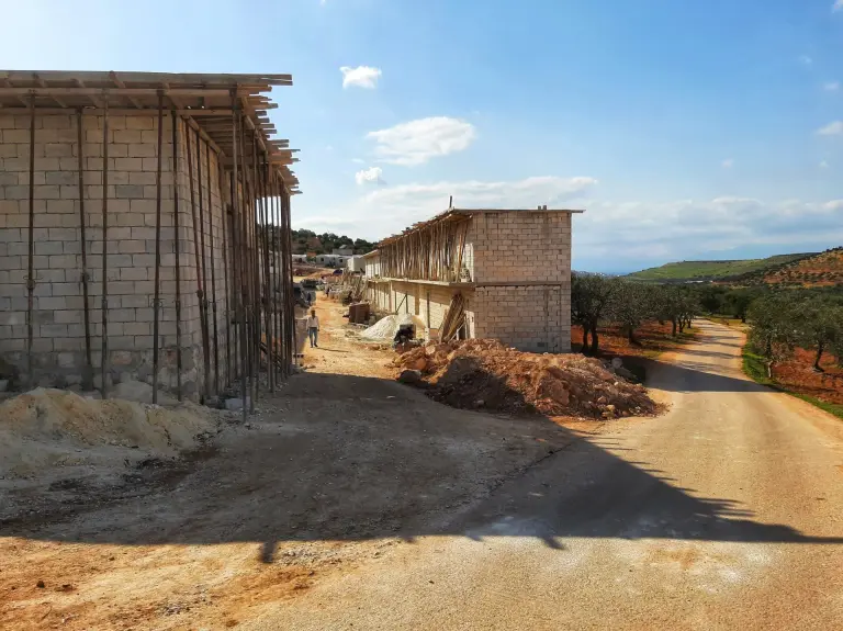 Sıra hâlinde inşa edilen briket evler